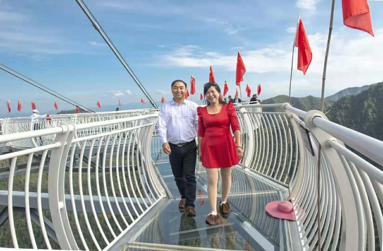湖南旅游开发公司,怀化旅游开发公司,怀化峡谷探幽,怀化石林花山植物园