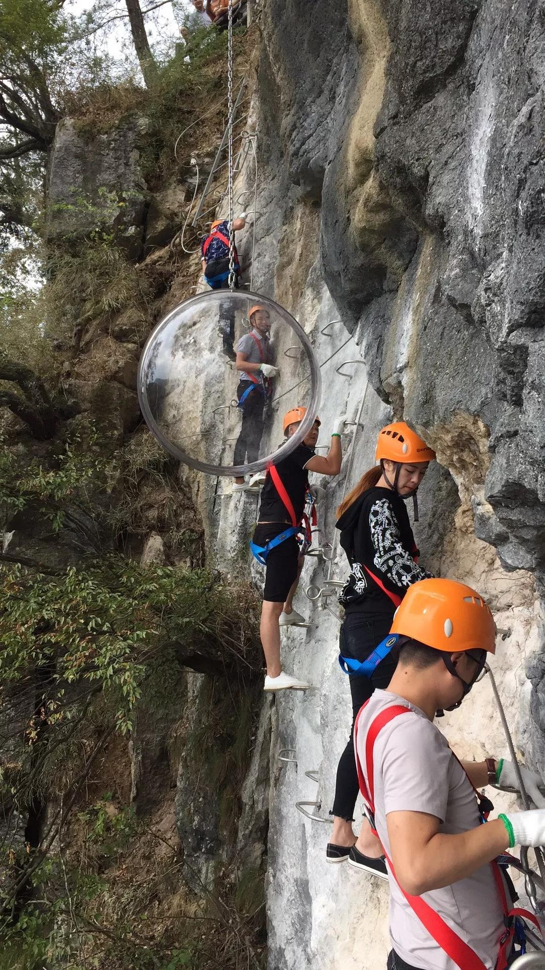 湖南旅游开发公司,怀化旅游开发公司,怀化峡谷探幽,怀化石林花山植物园