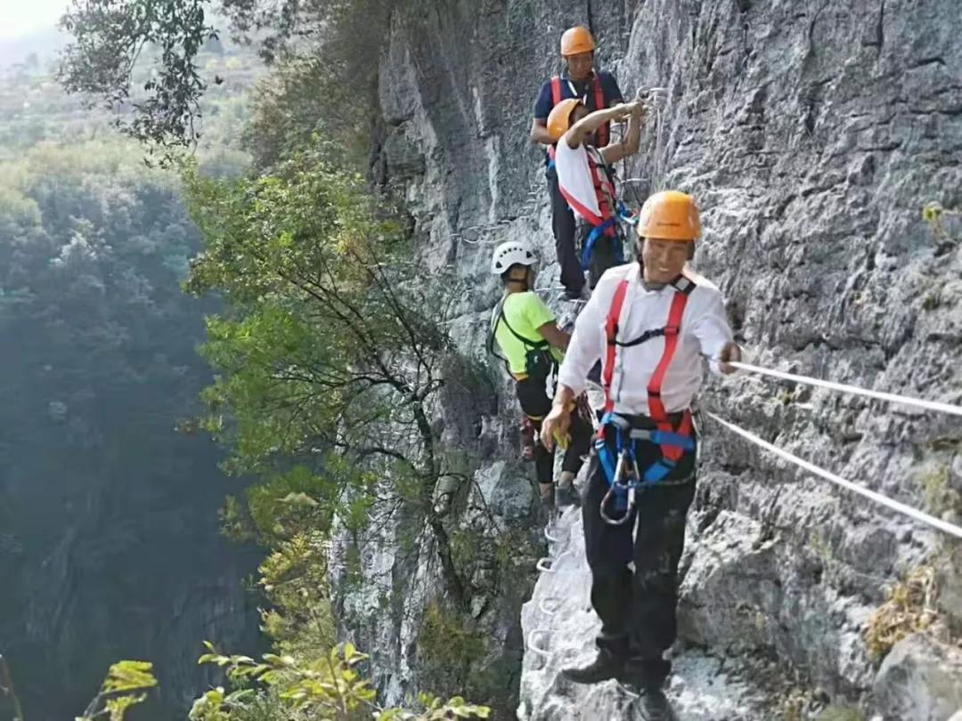 湖南旅游开发公司,怀化旅游开发公司,怀化峡谷探幽,怀化石林花山植物园