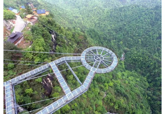 湖南旅游开发公司,怀化旅游开发公司,怀化峡谷探幽,怀化石林花山植物园